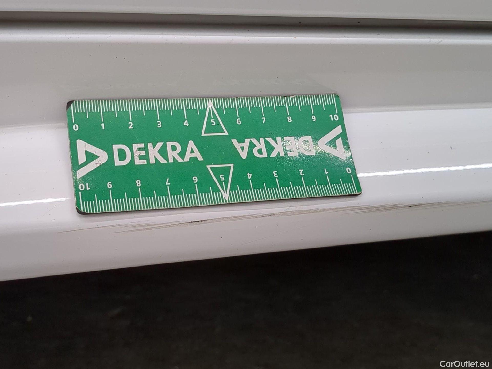  Toyota  Corolla TOYOTA  Touring Sports / 2018 / 5P / Break Hybride 122h Dynamic Business Stage Acad TVU #24