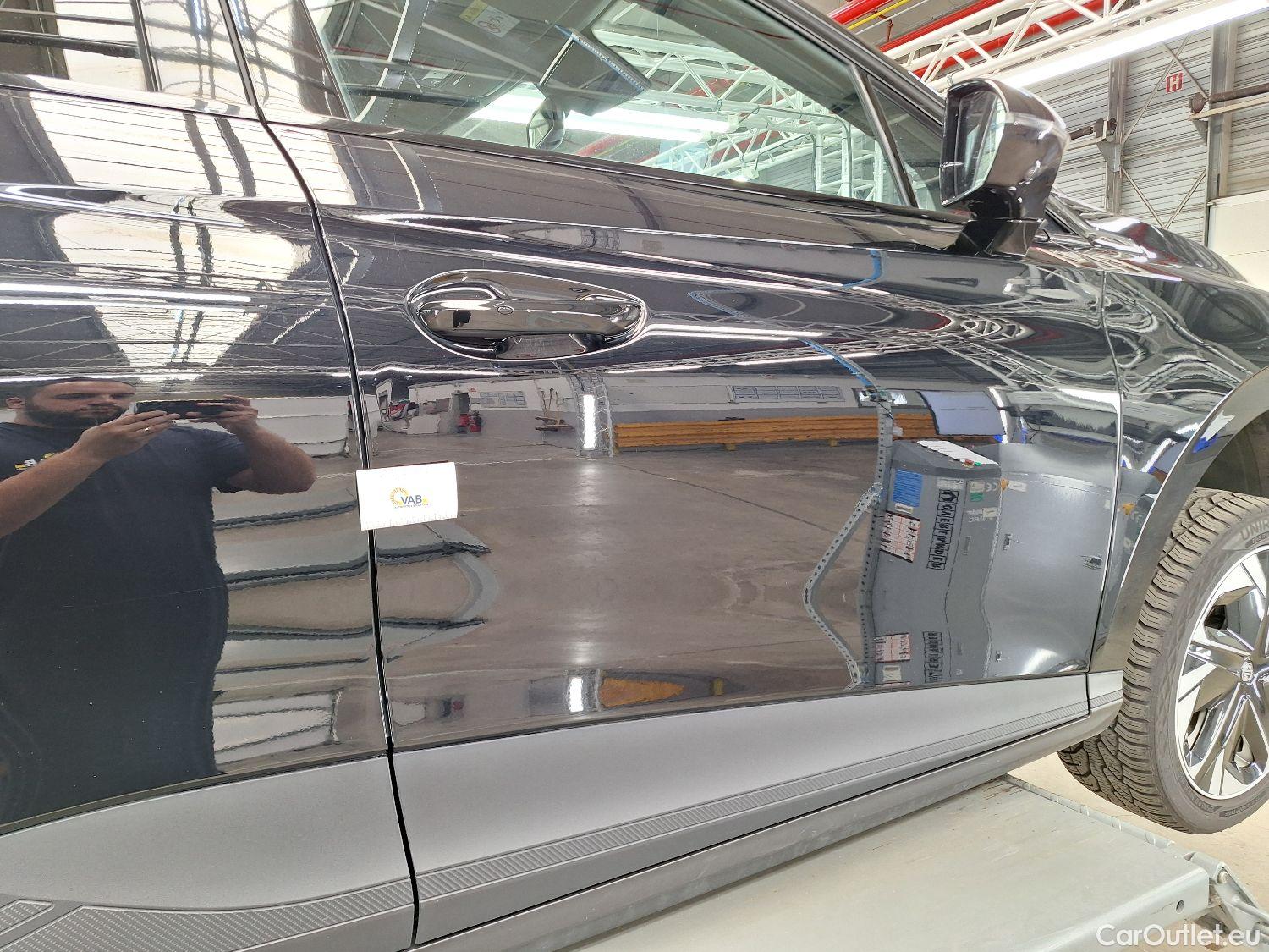  MG  4 MG, MG_ '22 BEV, MG  6 kWh Luxury 5d #1