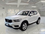  Volvo  XC 40 VOLVO XC40 / 2017 / 5P / SUV T2 MOMENTUM PRO 