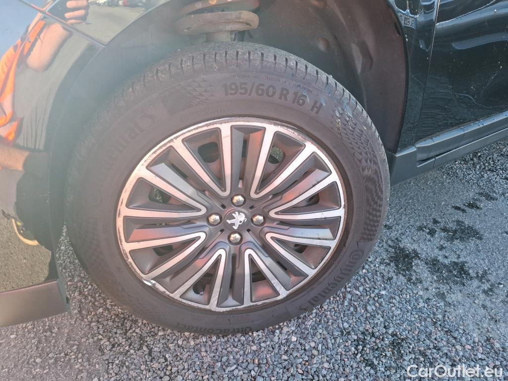  Peugeot  2008 PEUGEOT  5p Crossover Puretech 82 S&S ACTIVE #22