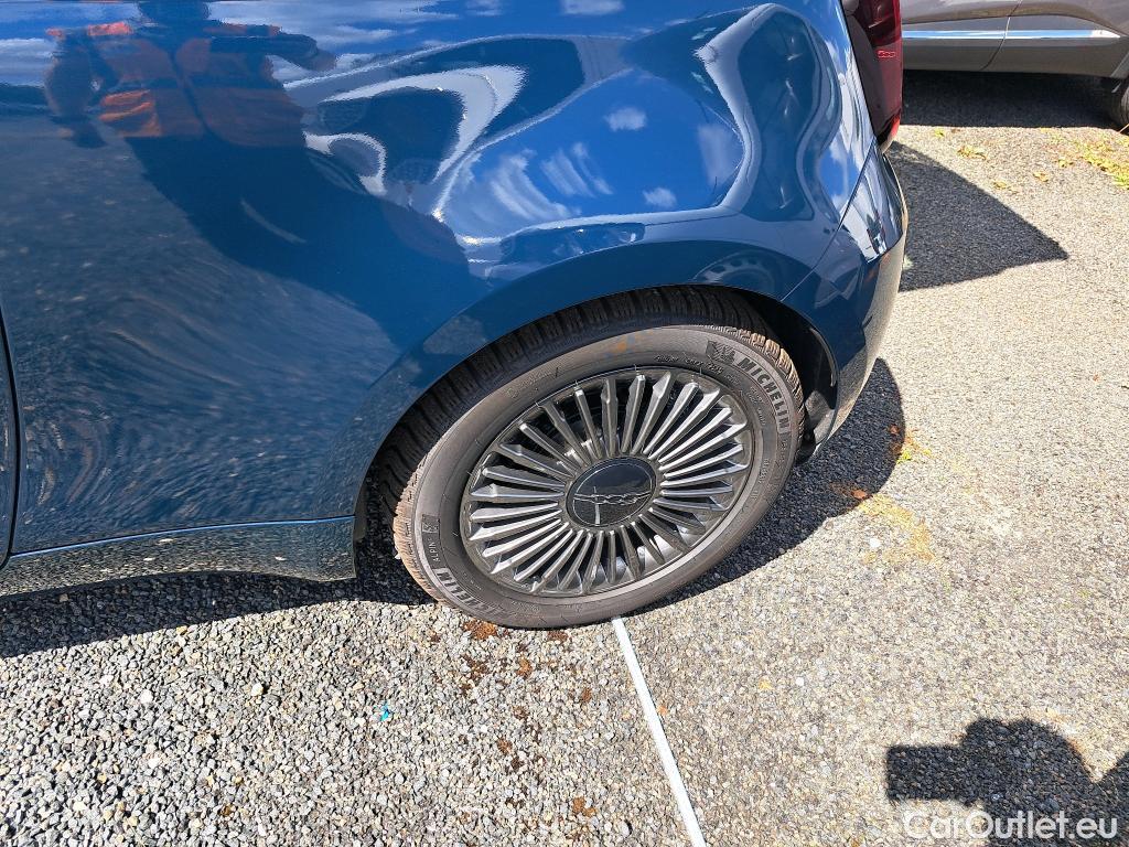  Fiat  500 FIAT   2020  3P  Berline 42kWh Icône #3