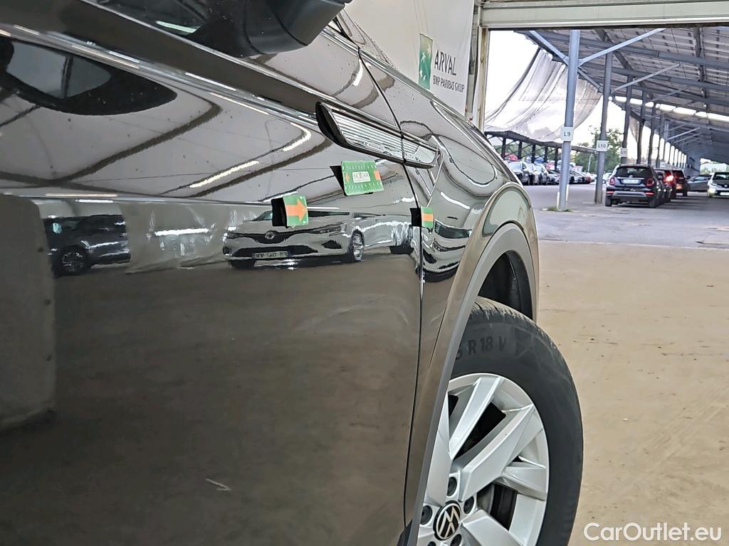  Volkswagen  Tiguan VOLKSWAGEN  / 2020 / 5P / SUV 2.0 TDI 150 DSG7 Elegance #2