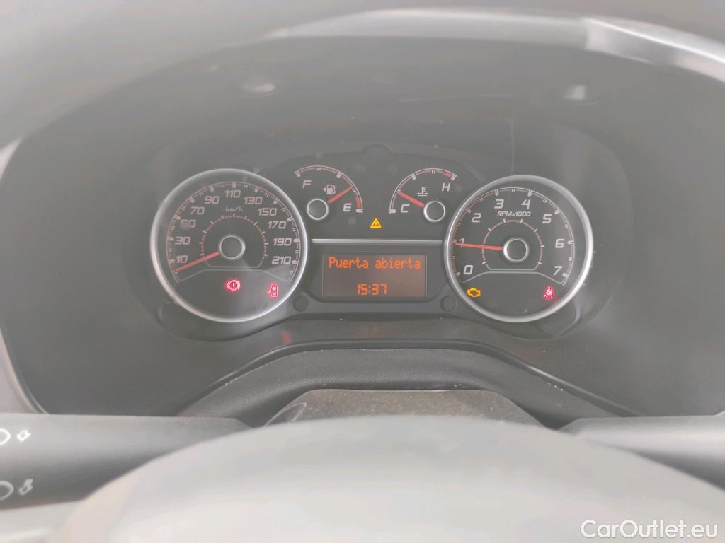  Fiat  Doblo FIAT Doblò Cargo/2015/4P/furgón derivado de turismo Cargo SX 1.3 Mjet 70 kW (95 CV) #37