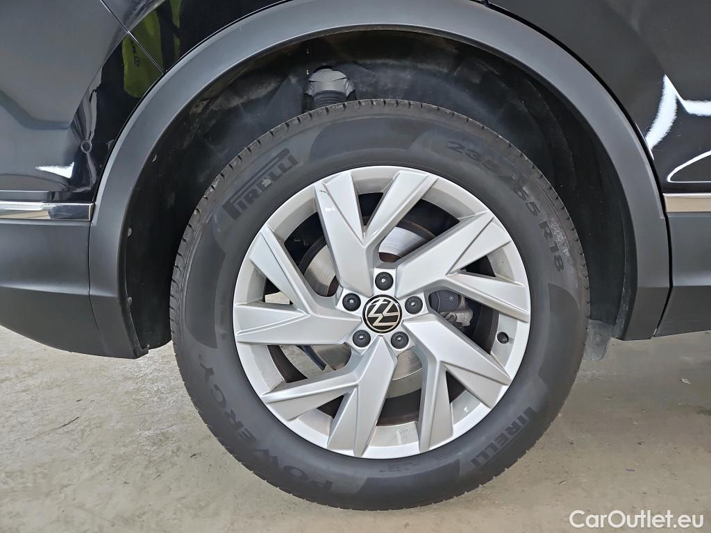  Volkswagen  Tiguan VOLKSWAGEN  / 2020 / 5P / SUV 2.0 TDI 150 DSG7 Elegance #9