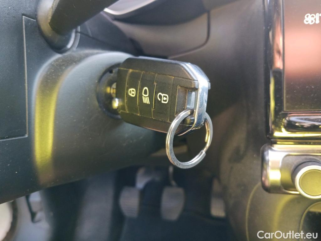  Citroen  C3  Shine 1.2 PureTech 80CV MT5 E6dT #2