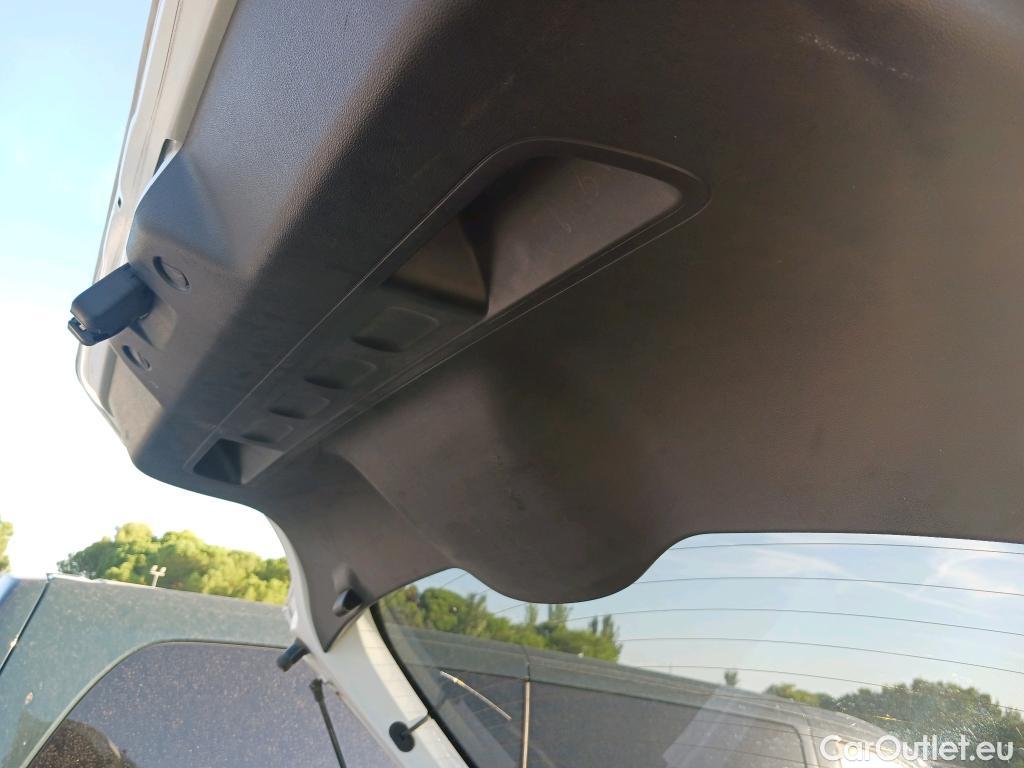  Citroen  C3  Shine 1.2 PureTech 80CV MT5 E6dT #14