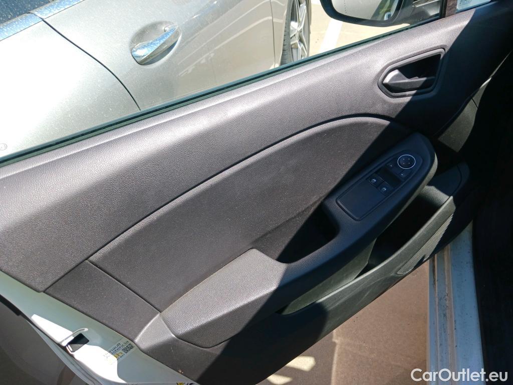  Renault  Clio RENAULT  / 2019 / 5P / berlina con portón Business TCe 74 kW (100CV) GLP #25