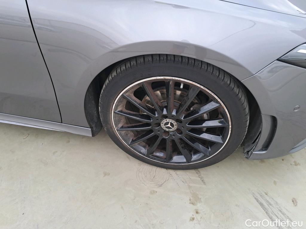  Mercedes  A-Klasse Clase A Sedán A 200 d (117.112)Premium-Pack AMG Line 150CV AT8 E6d #5