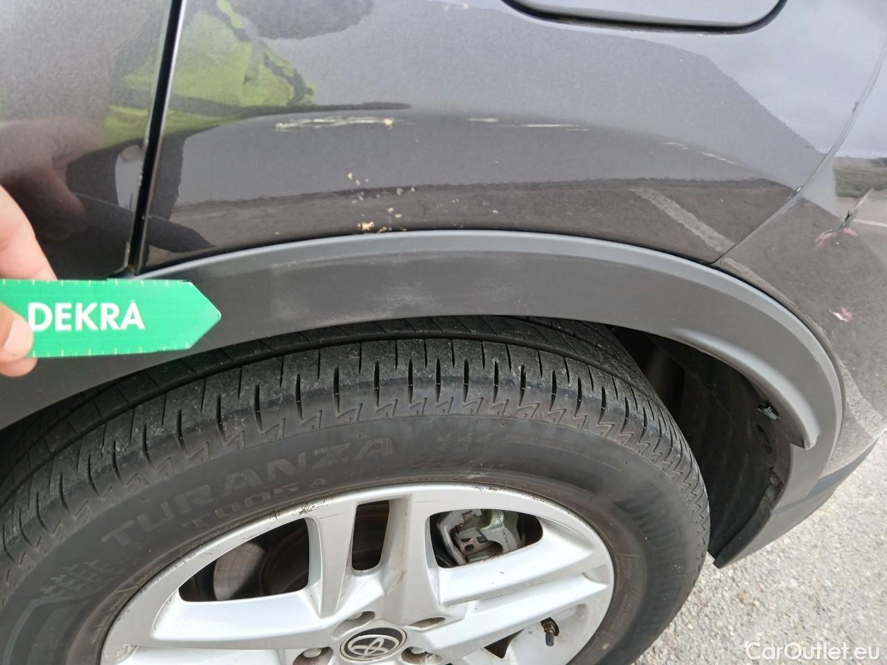 Toyota  C-HR TOYOTA  / 2019 / 5P / todoterreno 1.8 125H Active #27
