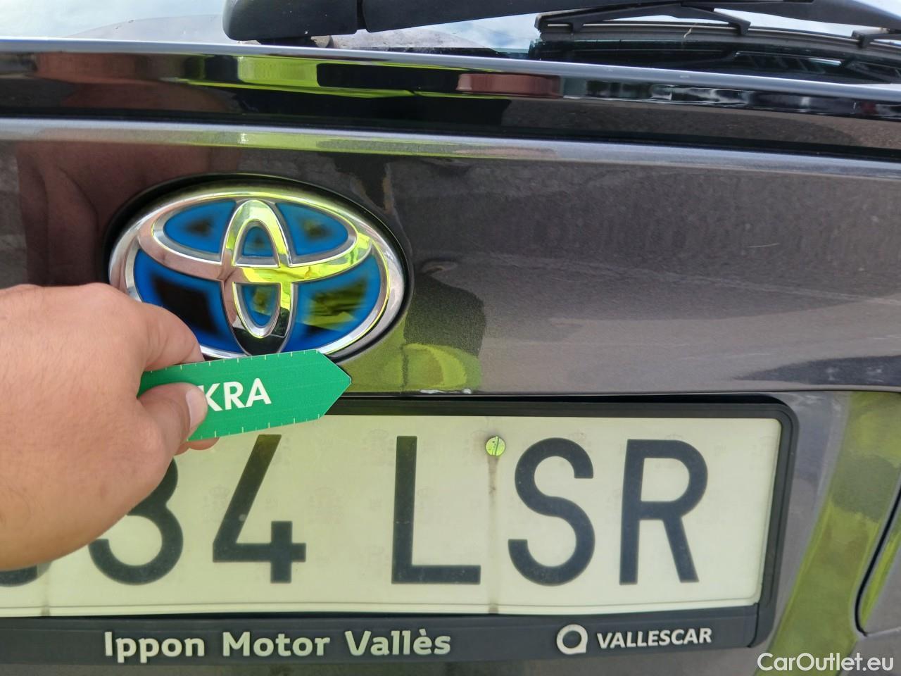 Toyota  C-HR TOYOTA  / 2019 / 5P / todoterreno 1.8 125H Active #36