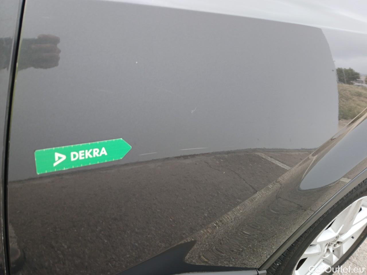  Toyota  C-HR TOYOTA  / 2019 / 5P / todoterreno 1.8 125H Active #23
