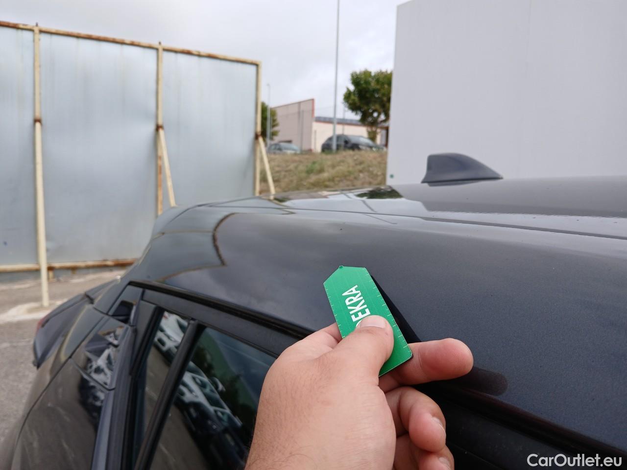  Toyota  C-HR TOYOTA  / 2019 / 5P / todoterreno 1.8 125H Active #48