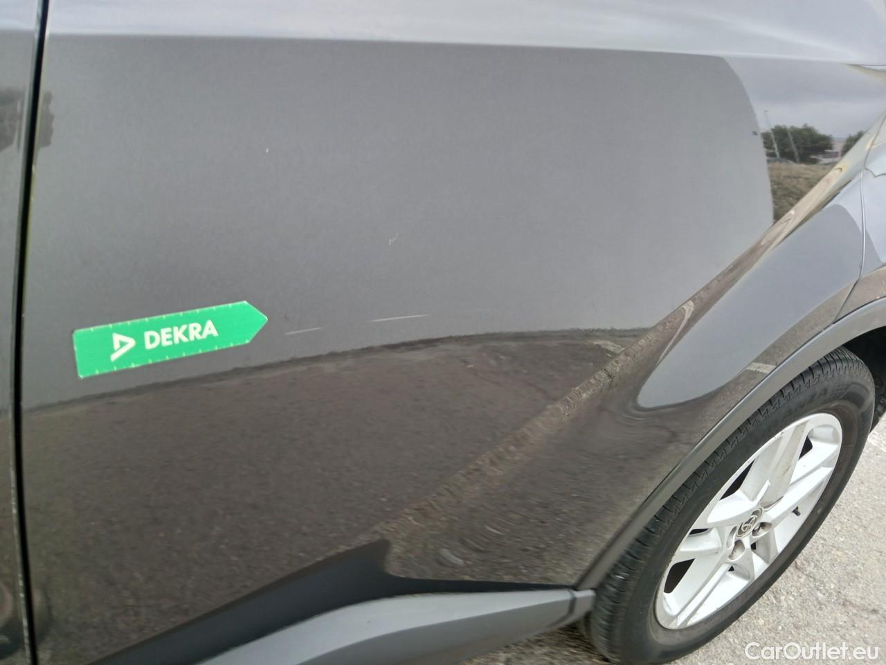  Toyota  C-HR TOYOTA  / 2019 / 5P / todoterreno 1.8 125H Active #24