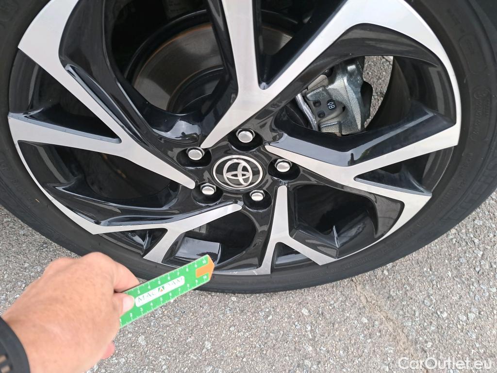  Toyota  C-HR TOYOTA  / 2019 / 5P / todoterreno 2.0 180H Advance #45