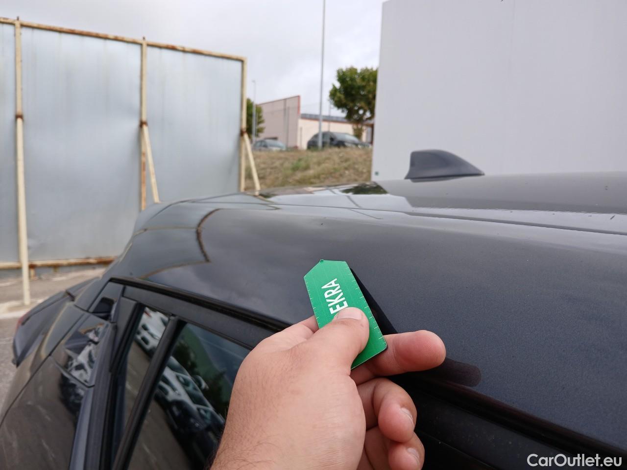  Toyota  C-HR TOYOTA  / 2019 / 5P / todoterreno 1.8 125H Active #49