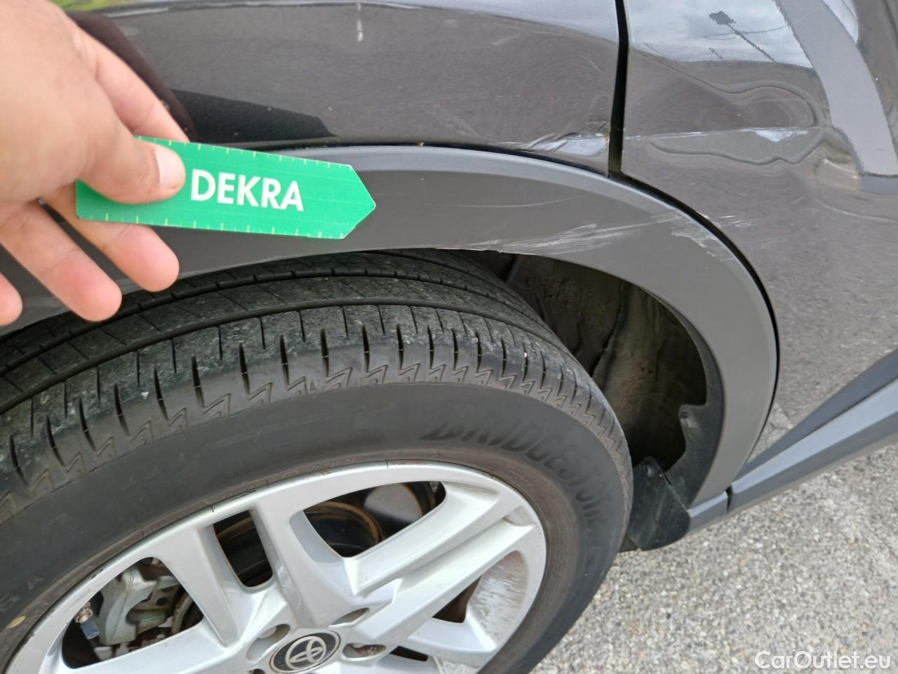  Toyota  C-HR TOYOTA  / 2019 / 5P / todoterreno 1.8 125H Active #39