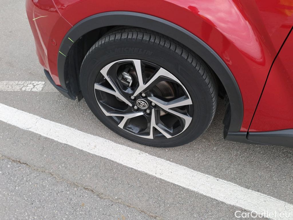  Toyota  C-HR TOYOTA  / 2019 / 5P / todoterreno 2.0 180H Advance #5