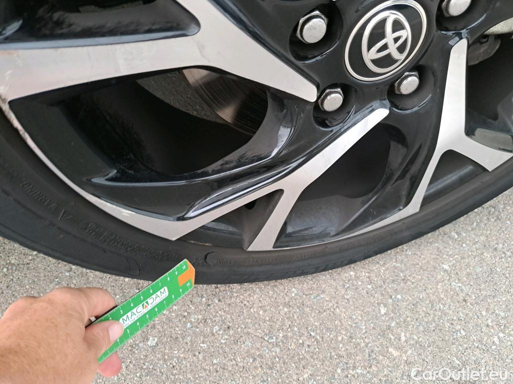  Toyota  C-HR TOYOTA  / 2019 / 5P / todoterreno 2.0 180H Advance #4