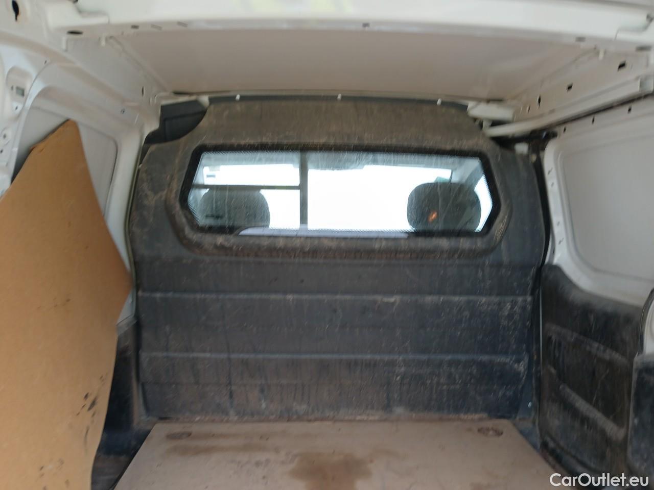  Citroen  Berlingo CITROEN  / 2015 / 3P / furgón derivado de turismo BlueHDi 74KW (100CV) #17