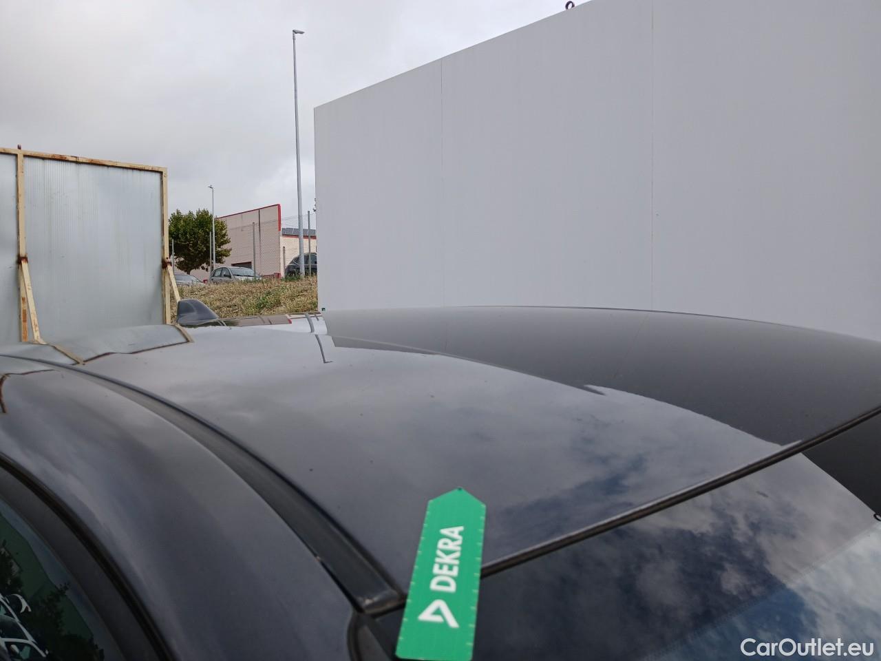  Toyota  C-HR TOYOTA  / 2019 / 5P / todoterreno 1.8 125H Active #52