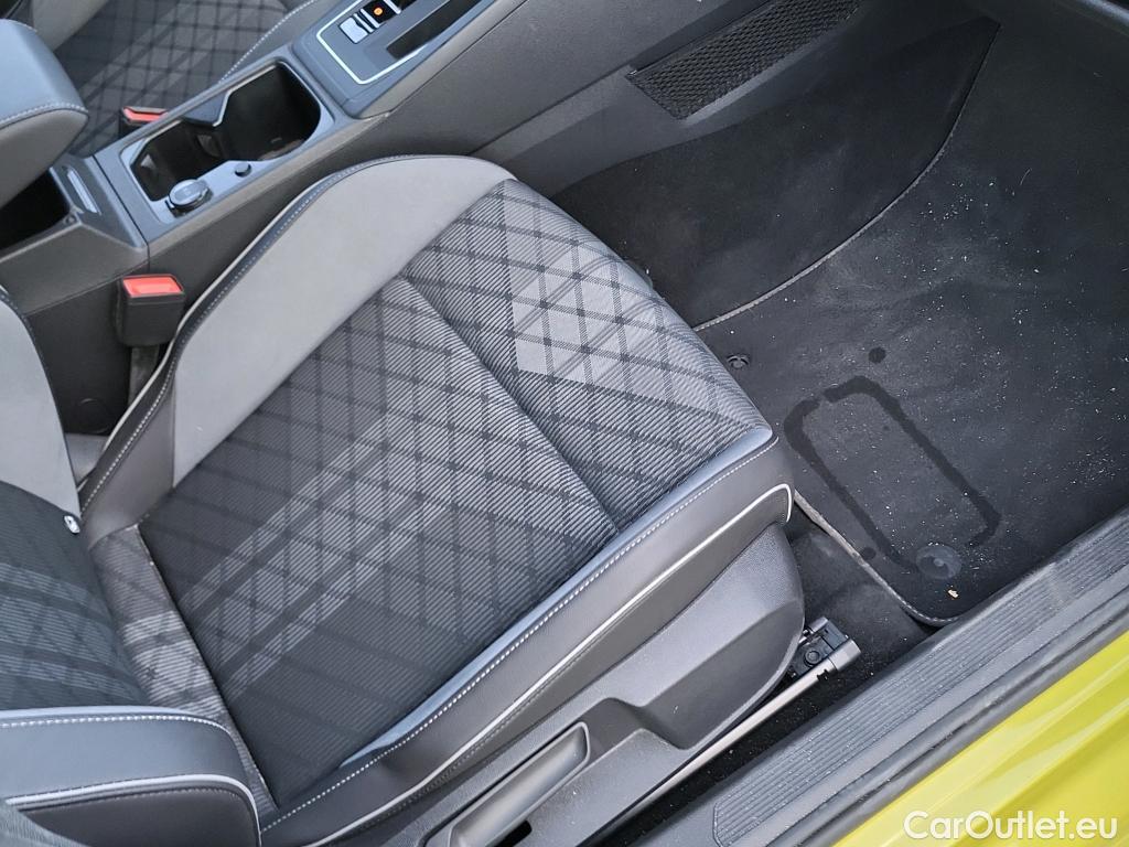  Volkswagen  Golf  VIII Berlina R-Line 2.0 TDI 150CV AT7 E6dT #27