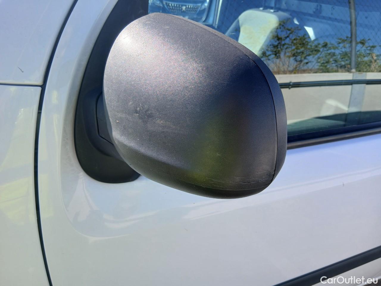  Nissan  NV200 NISSAN NV250 / 2019 / 4P / furgón 2pl 1.5dCi 70 kW (95 CV) L2H1 COMFORT #36