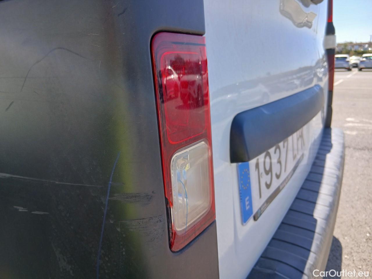  Renault  Trafic RENAULT  / 2019 / 4P / furgón Furgón 29 L2H1 Energy BluedCi 88 kW ***ISOTERMO + EQUIPO FRIO*** #29