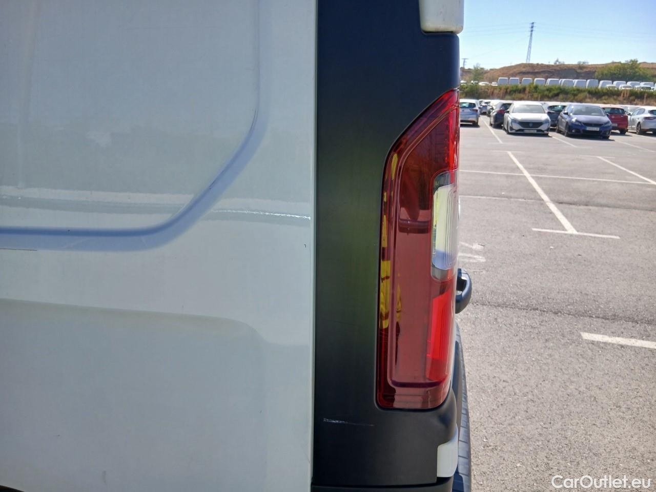  Renault  Trafic RENAULT  / 2019 / 4P / furgón Furgón 29 L2H1 Energy BluedCi 88 kW ***ISOTERMO + EQUIPO FRIO*** #30
