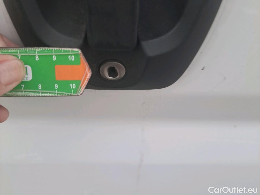  Peugeot  Boxer  Furgón Techo Elevado 335 L3H2 Premium BlueHDi 140 Stop&Start HDi #2