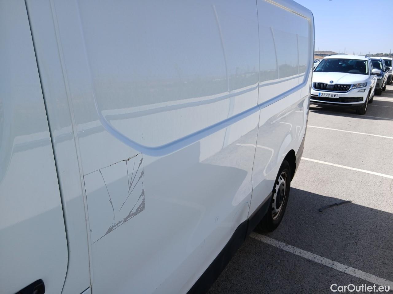 Renault  Trafic RENAULT  / 2019 / 4P / furgón Furgón 29 L2H1 Energy BluedCi 88 kW ***ISOTERMO + EQUIPO FRIO*** #22