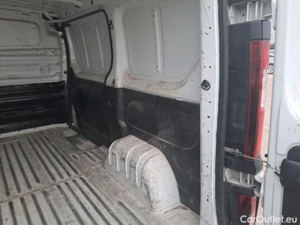  Nissan  NV300 NISSAN  / 2016 / 4P / furgón 2.0dCi 88kW (120CV) L1H1 1T Optima #21