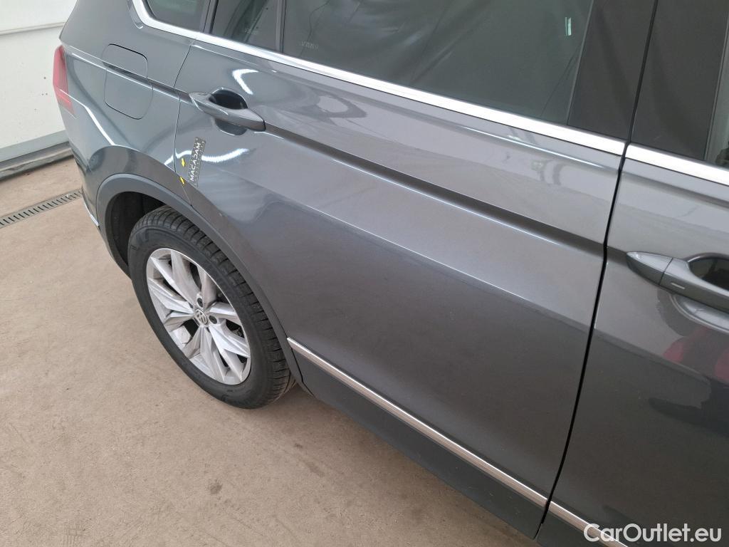  Volkswagen  Tiguan VOLKSWAGEN  / 2016 / 5P / SUV 2.0 TDI 150 DSG7 Carat #49