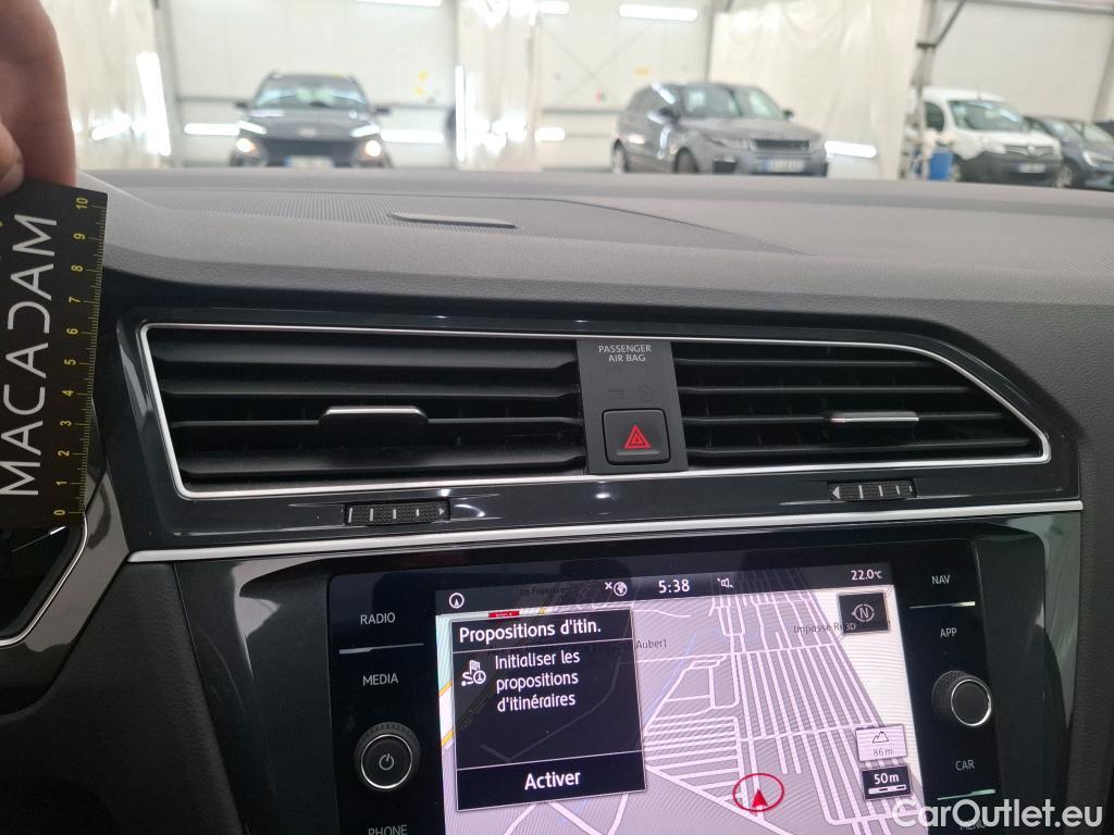  Volkswagen  Tiguan VOLKSWAGEN  / 2016 / 5P / SUV 2.0 TDI 150 DSG7 Carat #31