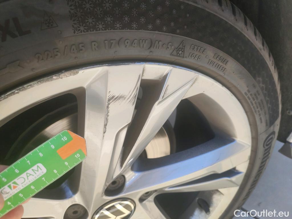  Volkswagen  Golf  VIII Lim. R-Line 2.0 TDI 150CV AT7 E6dT #21