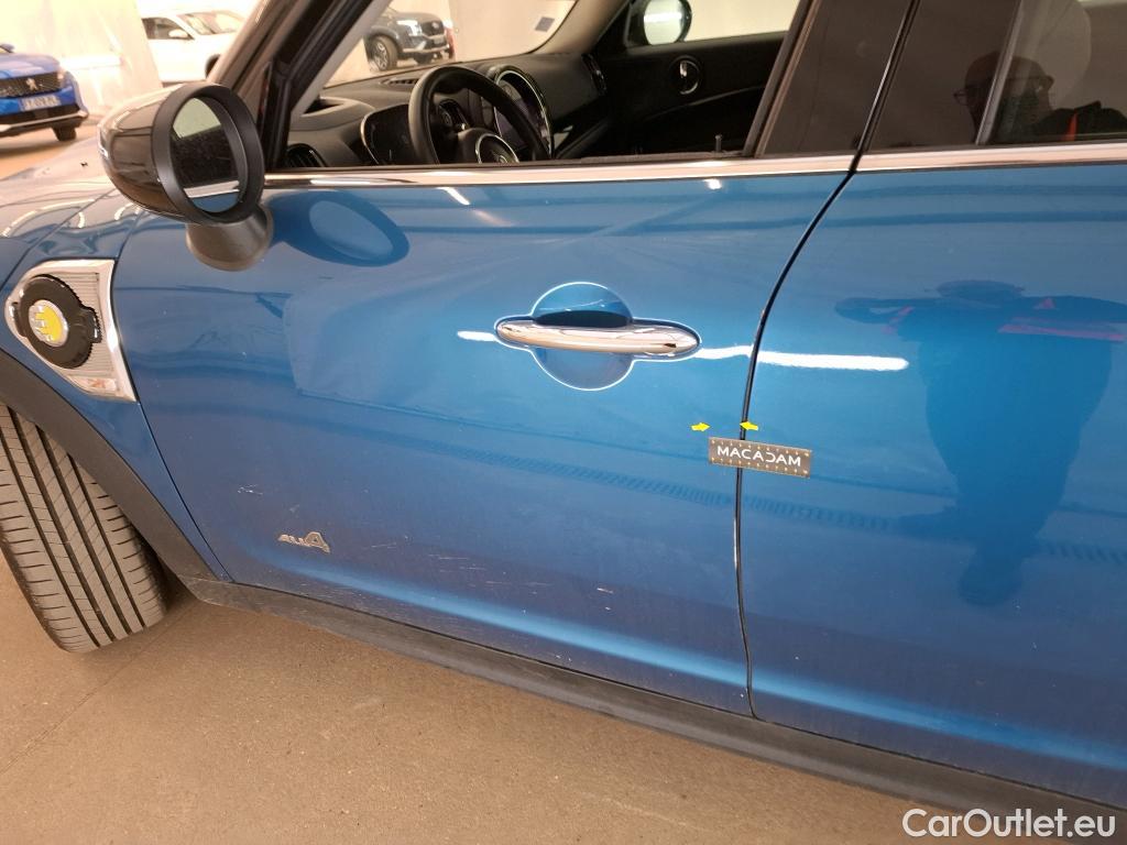  Mini  Countryman MINI  / 2016 / 5P / Crossover Cooper SE ALL4 Busi Design 136+88ch BVA6 #38