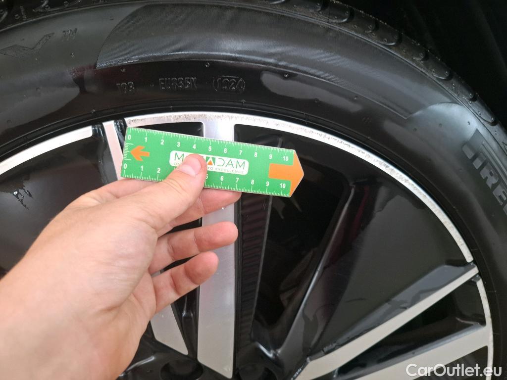  Peugeot  5008 PEUGEOT  / 2020 / 5P / SUV PureTech 180 S&S EAT8 GT Pack #44