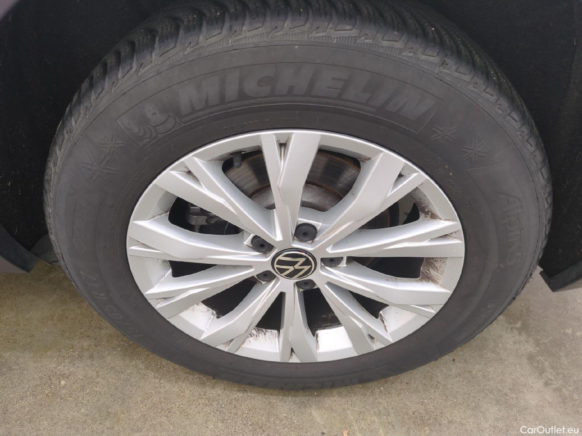  Volkswagen  Tiguan VOLKSWAGEN  / 2020 / 5P / SUV 2.0 TDI 150 DSG7 Life Business #4