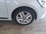  Renault  Clio RENAULT  / 2019 / 5P / BERLINA 1.6 HYBRID E-TECH 103KW BUSINESS #25