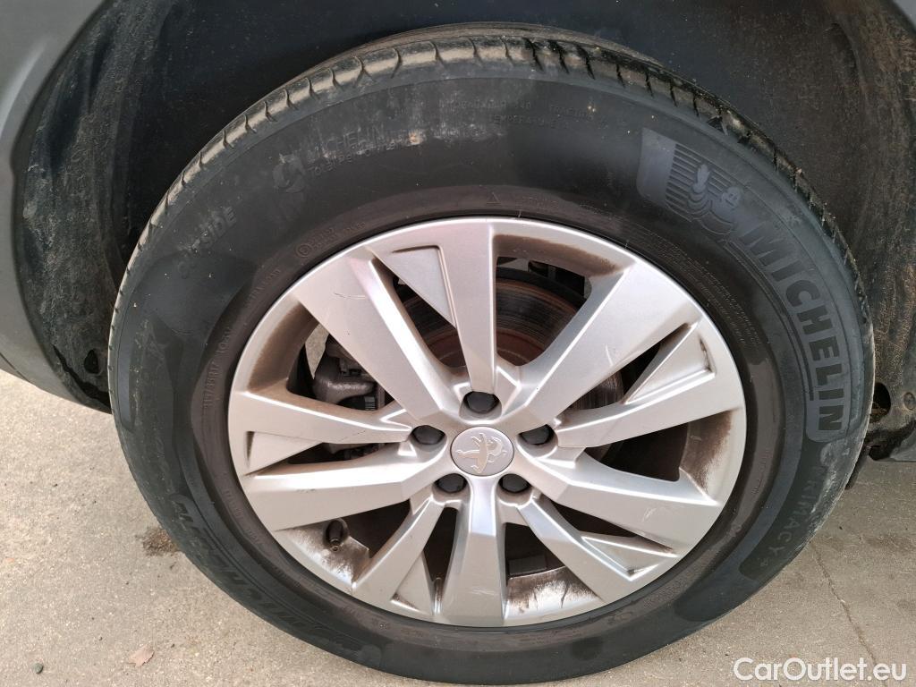  Peugeot  3008 PEUGEOT  / 2020 / 5P / SUV PureTech 130 S&S EAT8 Active Pack (Ex 619C) #22