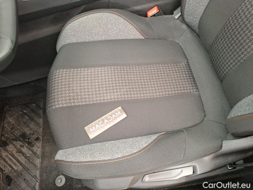  Peugeot  3008 PEUGEOT  / 2020 / 5P / SUV PureTech 130 S&S EAT8 Active Pack (Ex 619C) #17