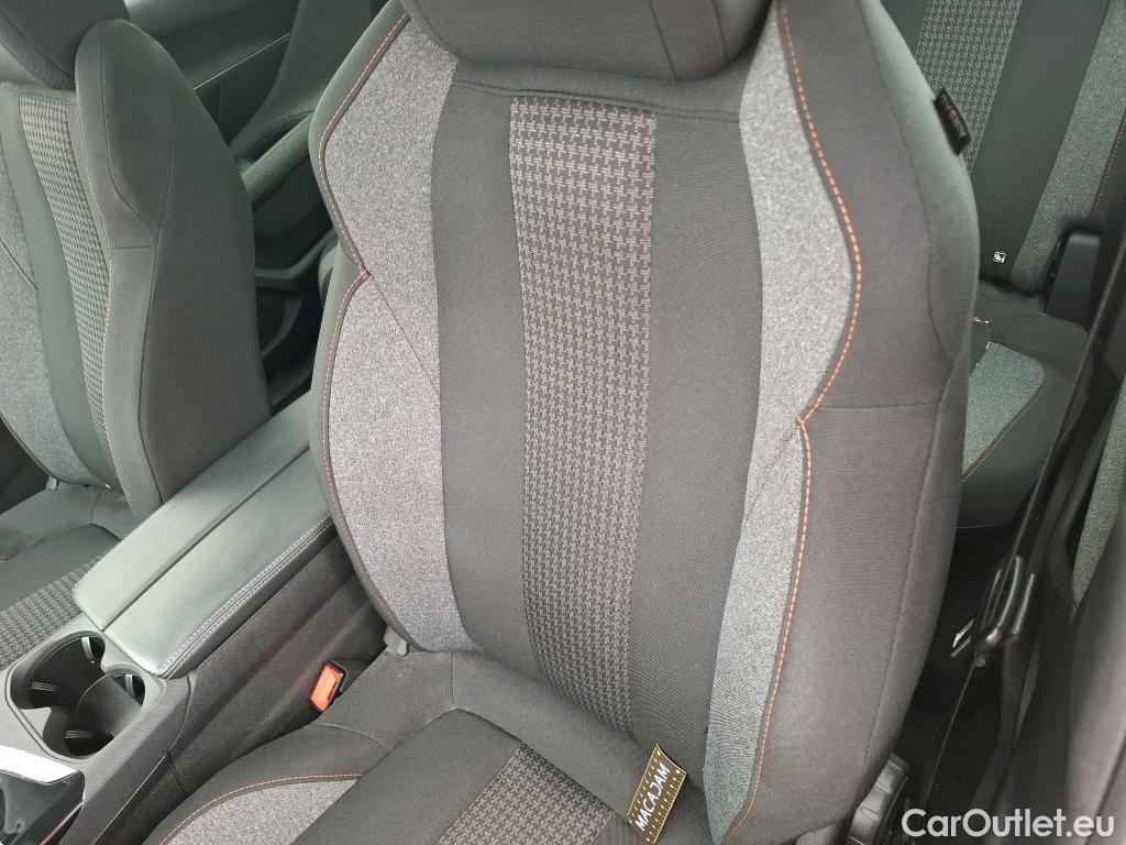  Peugeot  3008 PEUGEOT  / 2020 / 5P / SUV PureTech 130 S&S EAT8 Active Pack (Ex 619C) #18