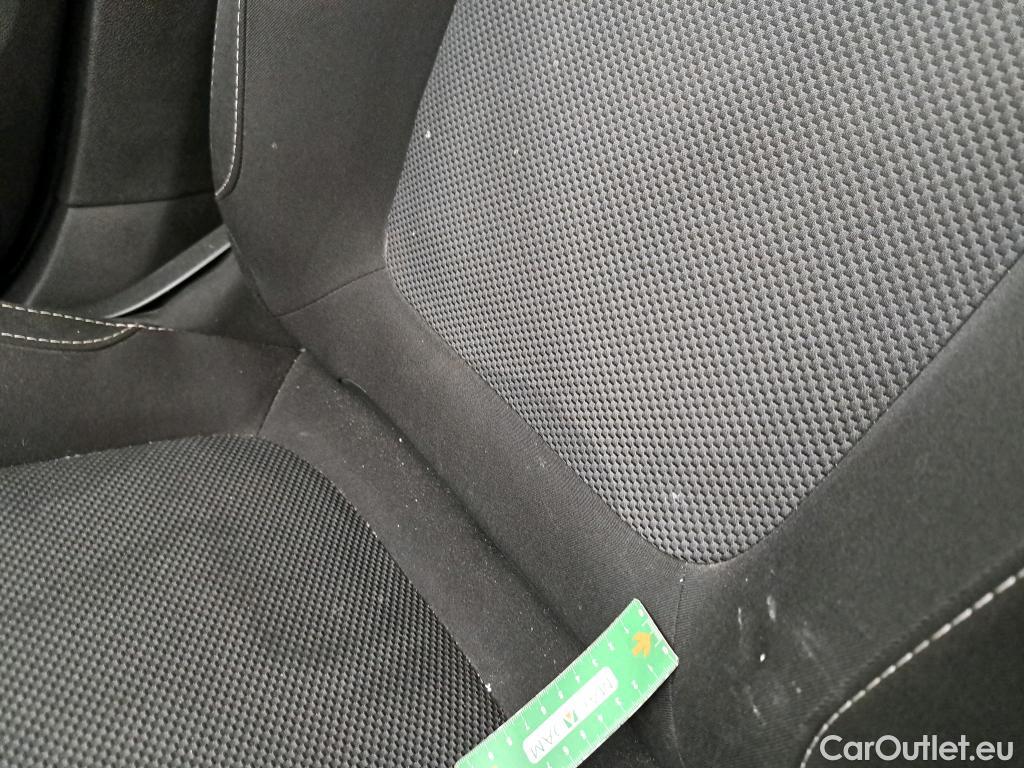  Renault  Megane  IV Berline 5pt. Société Air Nav 1.5 dCi 90CV BVM6 E6 #17
