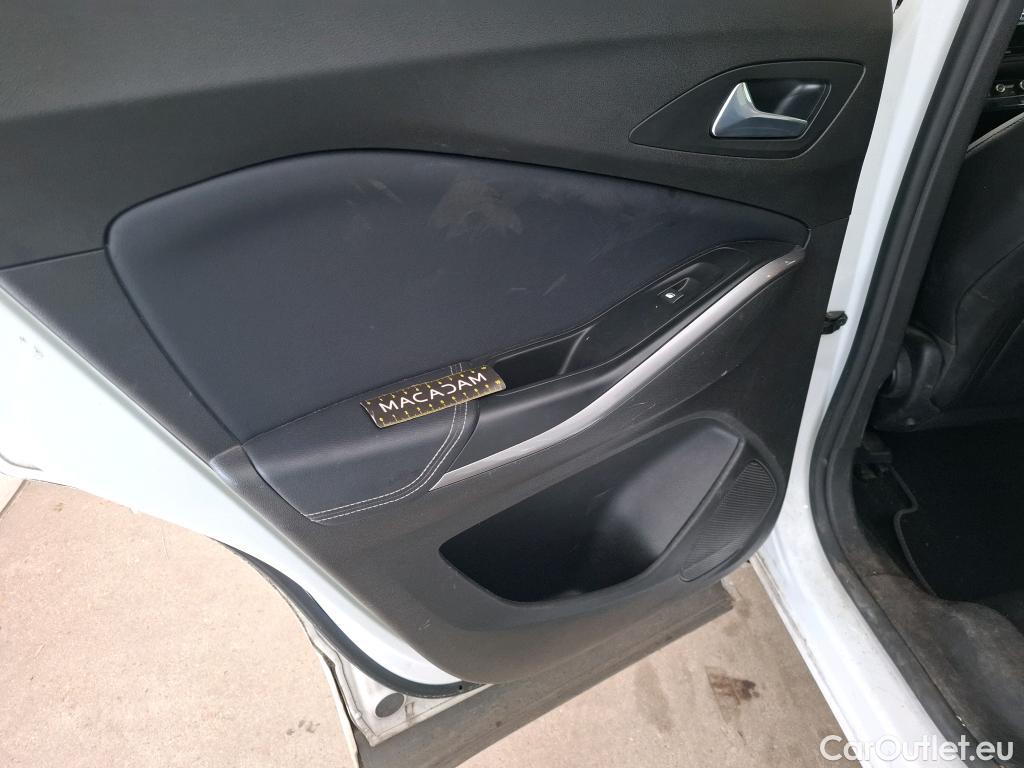  Opel   Grandland X Grandland X Elegance Business 1.5 130CV BVA8 E6d #3