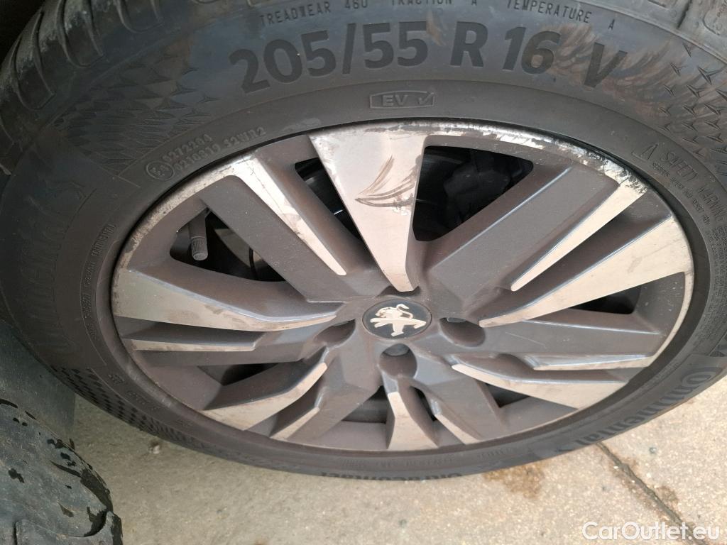  Peugeot  2008  Allure Business 1.6 HDi 100CV BVM5 E6 #32