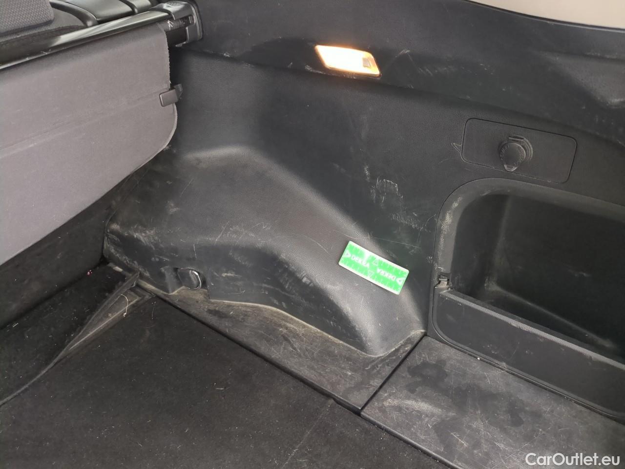  Toyota  RAV4 TOYOTA  Hybride / 2018 / 5P / SUV 2WD Dynamic Business #6