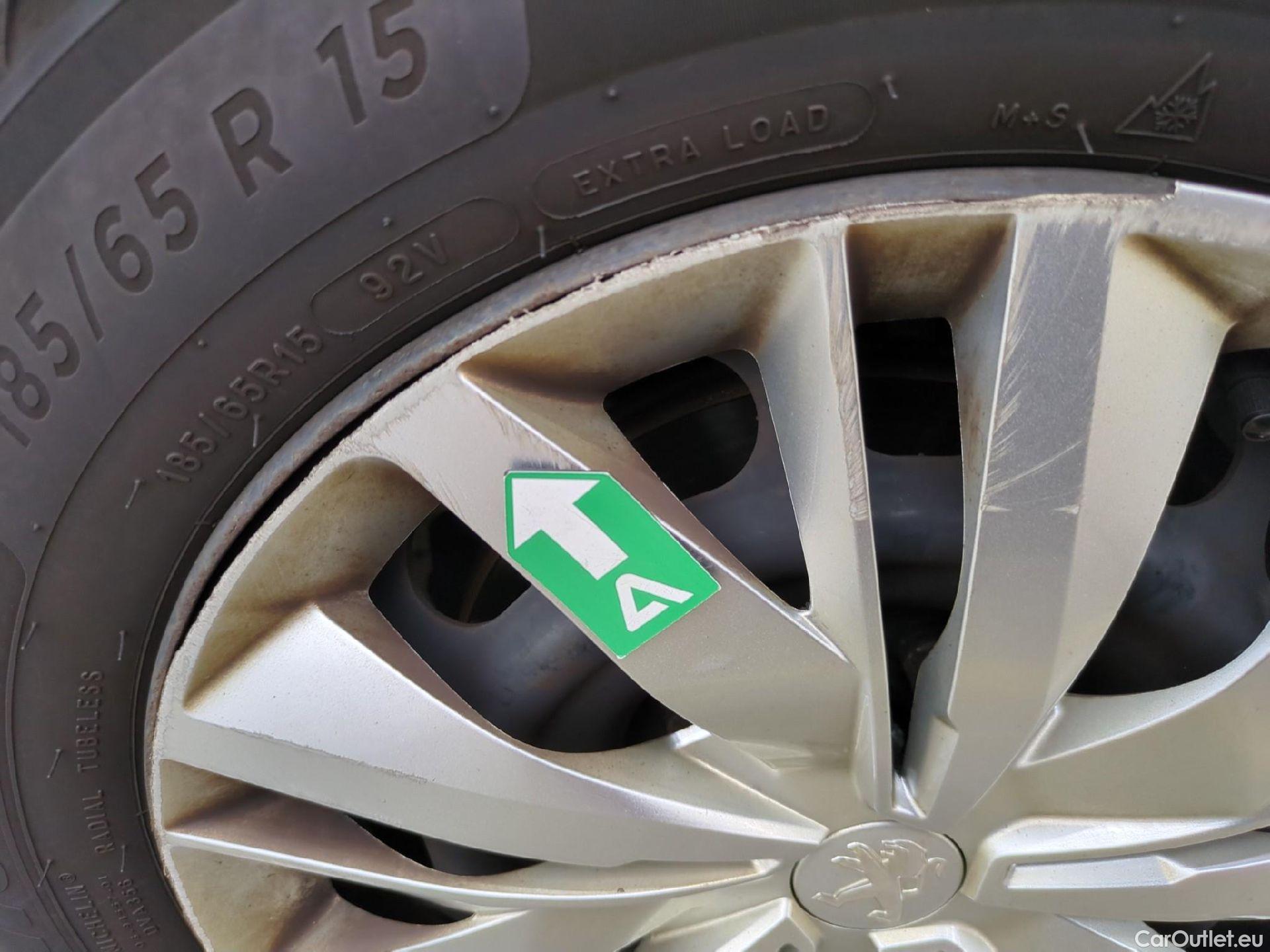  Peugeot  208  Premium 1.5 HDi 100CV BVM6 E6d #12