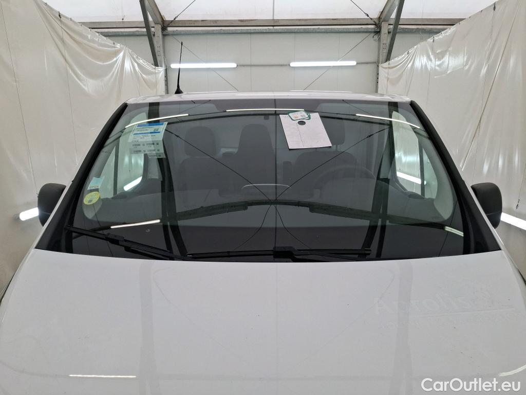  Renault  Trafic RENAULT  / 2019 / 4P / Fourgon tole FG GCF L1H1 1200 dCi 120 #8