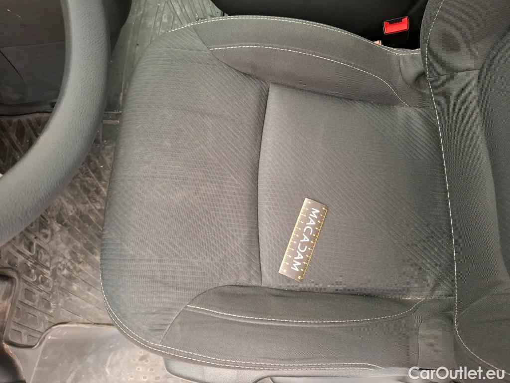  Renault  Trafic RENAULT  / 2019 / 4P / Fourgon tole FG GCF L1H1 1200 dCi 120 #25