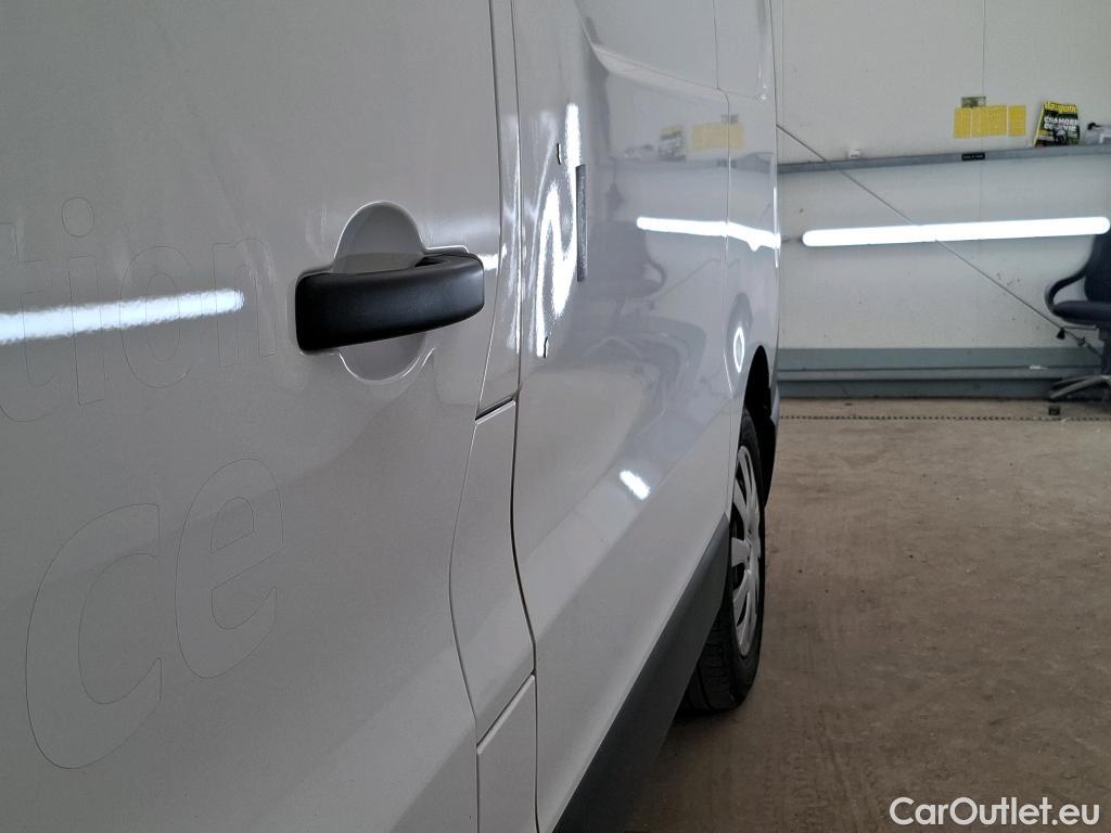  Renault  Trafic RENAULT  / 2019 / 4P / Fourgon tole FG GCF L1H1 1200 dCi 120 #2
