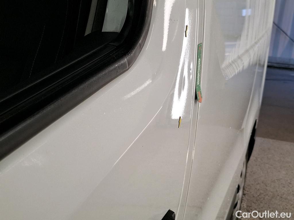  Renault  Trafic RENAULT  / 2014 / 4P / Fourgon tôlé &FG GCF L1H1 1200 dCi 95 E6 #28